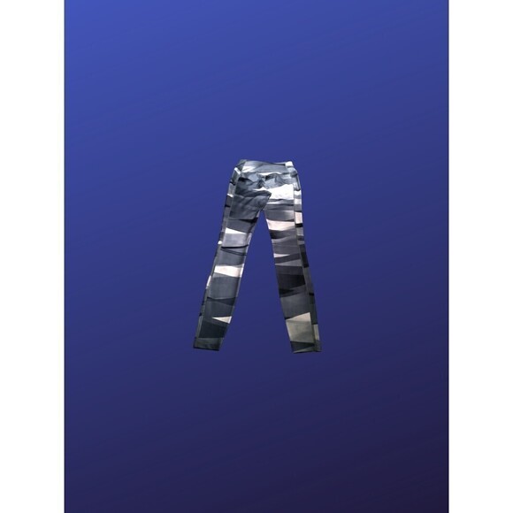 Nike ONE Dri-Fit Women's Mid-Rise Leggings, GRAY/SILVER GEOMETRIC, SizeXS, NWOT - Picture 2 of 9